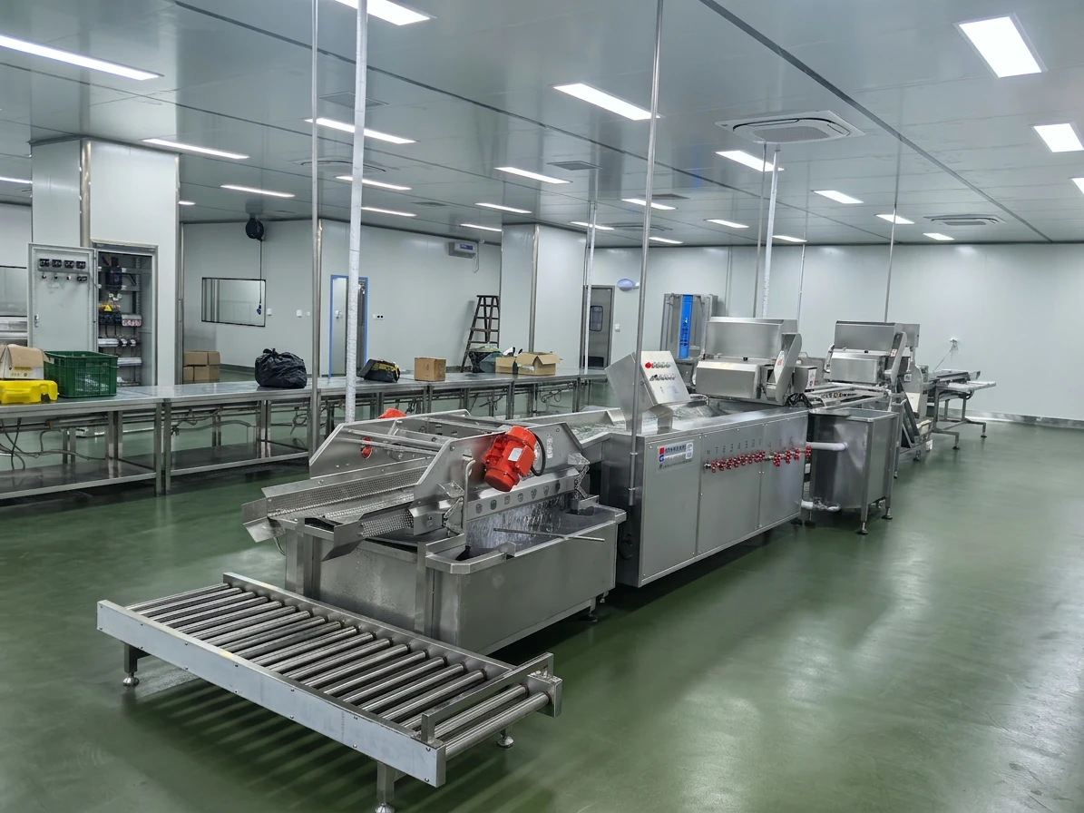 Balanced stainless steel food processing line arranged in a hygienic factory