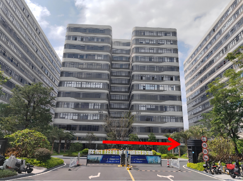 Driving route turning right after entering the headquarters park