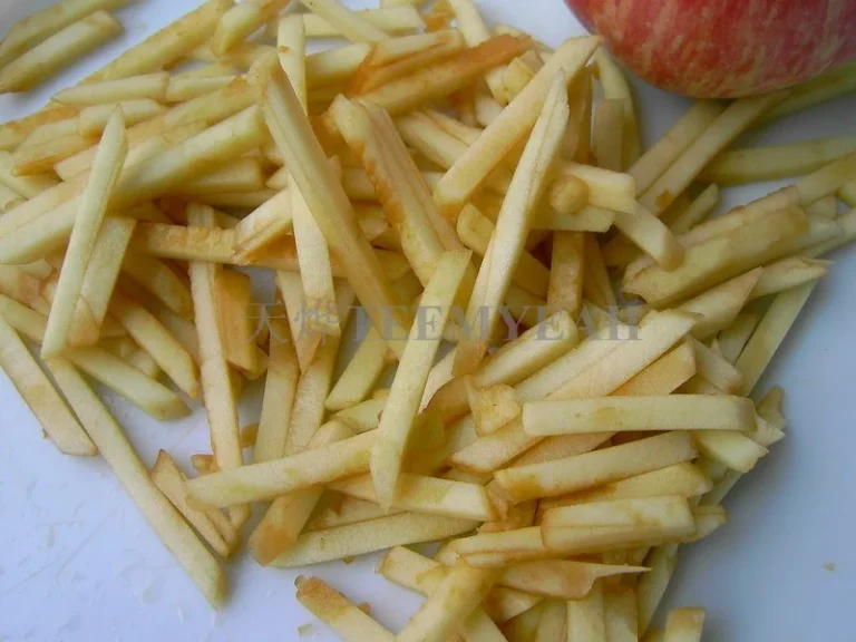 Apple strips from a food cutting trial