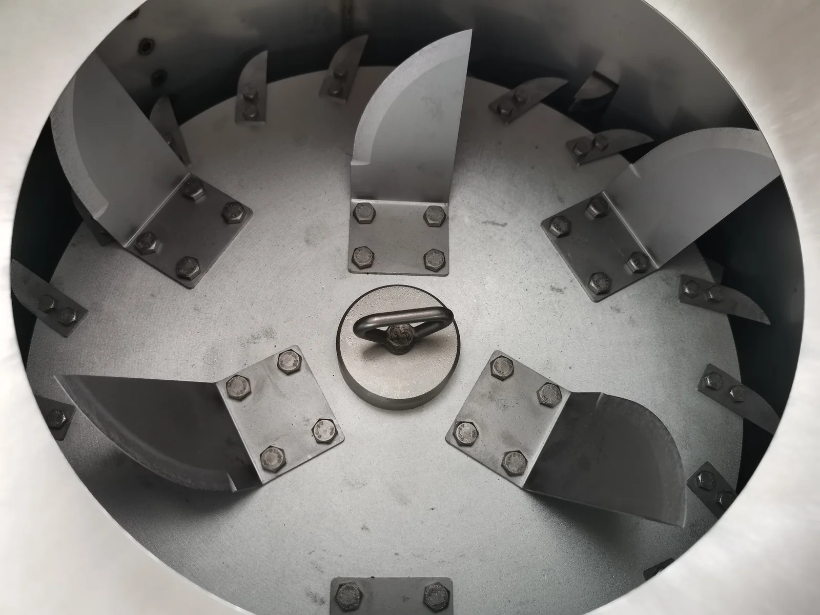 TY-923 filling chopper cutting blades inside the chopping chamber